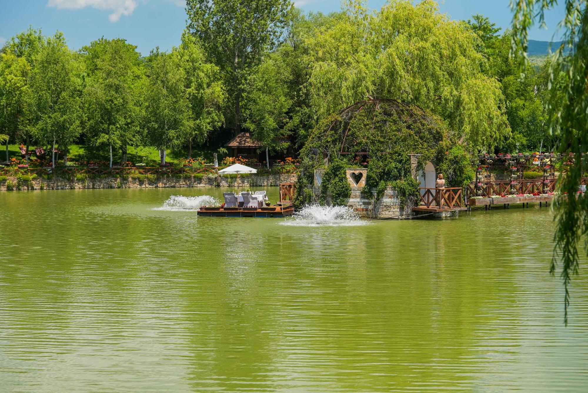 The Wind Mills Hydropark Hotel Gorna Malina Exterior foto